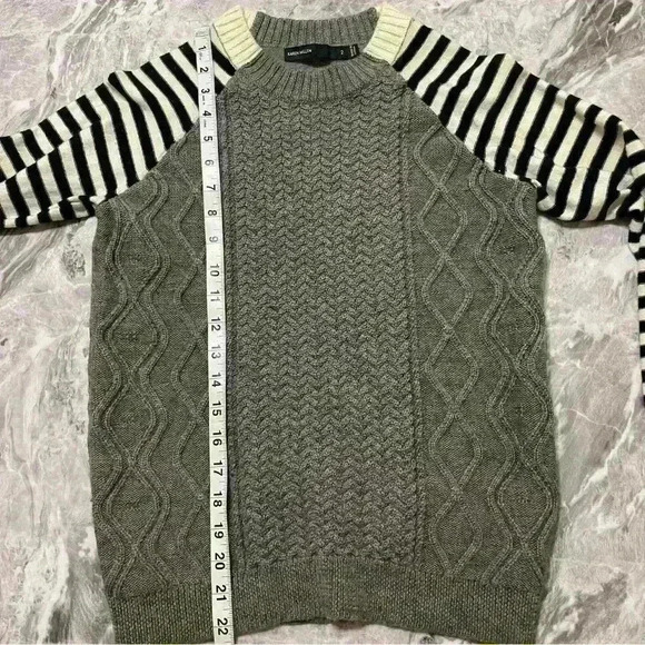 Karen Millen Women's Grey and White Sweater front 100% Wool - Picture 3 of 7